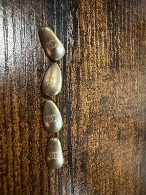 CHANEL Gold replacement nosepads for sunglasses or glasses